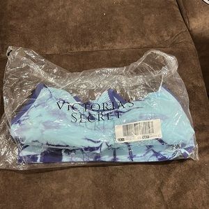 Victor Secret Pink sports bra